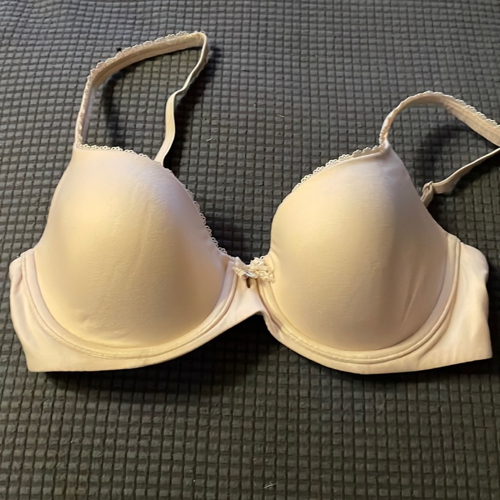 Victoria Secret Bra 32 D